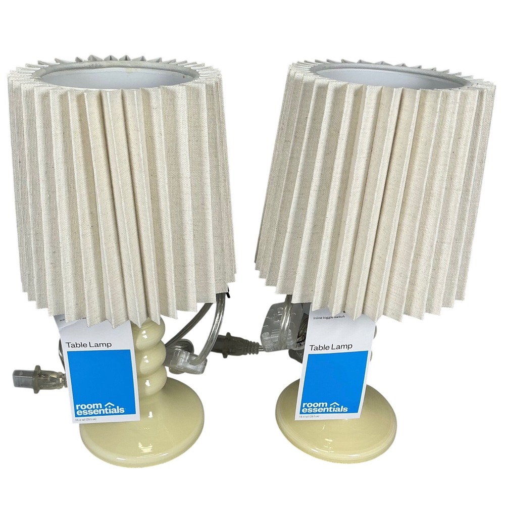 Room Essentials Set of 2 Cream Ceramic Pleated Shade Table Lamps‎ 11.6" NWT